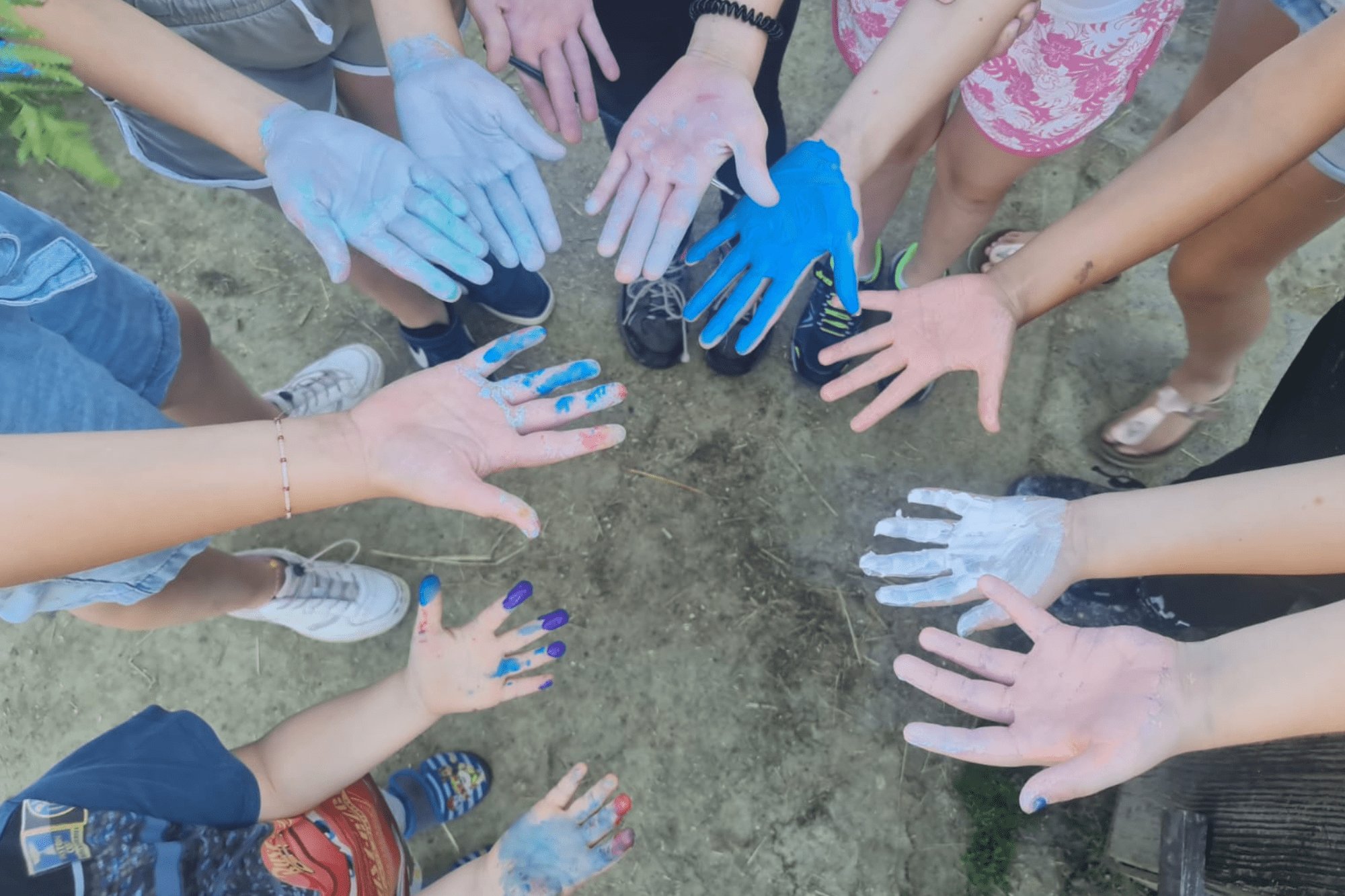 Fingerfarbenbilder auf dem Reiterhof in Bellingen.